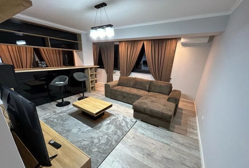 Teiul Doamnei x Colentina, aproape de sectia 7 de politie, super oferta.