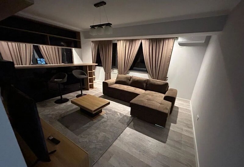 Teiul Doamnei x Colentina, aproape de sectia 7 de politie, super oferta.